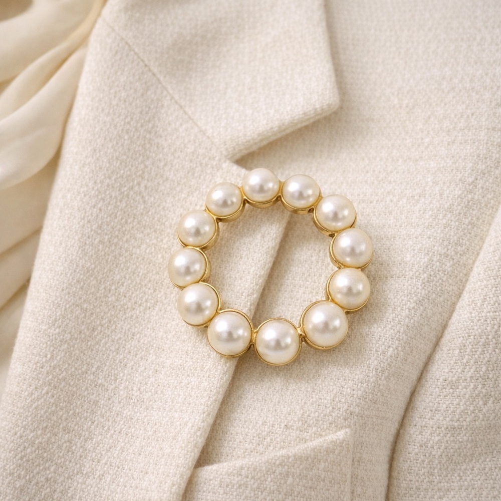 Vintage Crown Trifari Faux Pearl Wreath Brooch 2” Gold Tone Signed